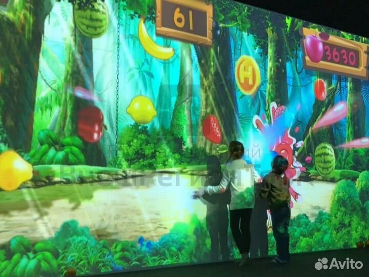 Интерактивная стена кидалки