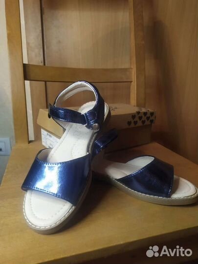 Новые сандалии для девочки