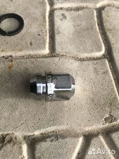 Колесные гайки