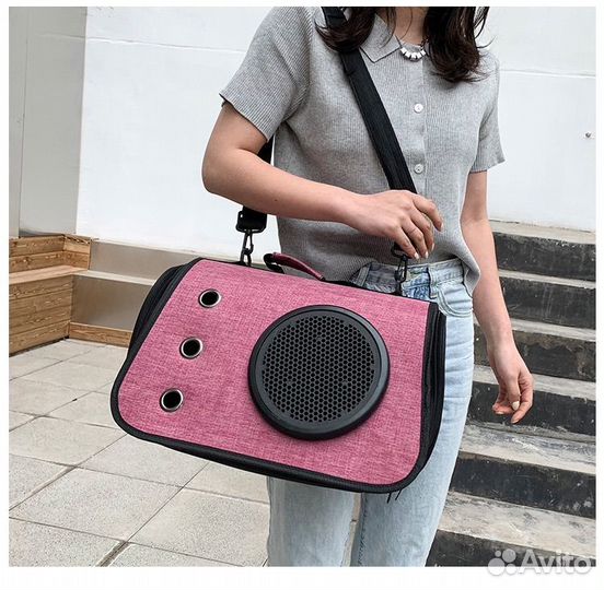 Переноска для кошек и собак с окошком