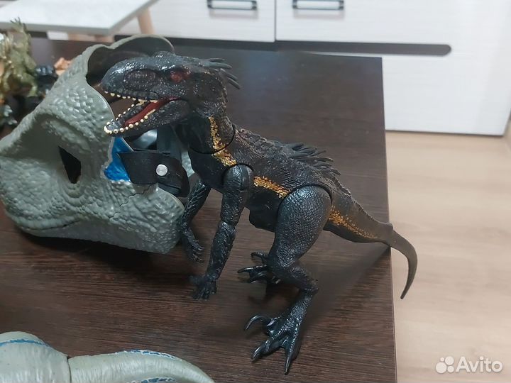 Динозавры jurassic world