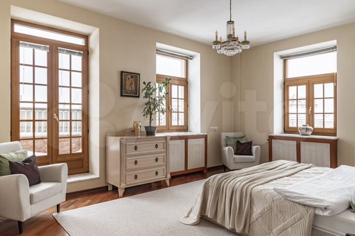 4-к. квартира, 140 м², 5/6 эт.