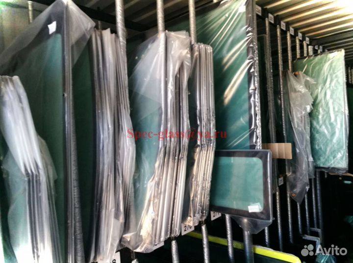 Стекло лобовое нижнее Case CX 240 B