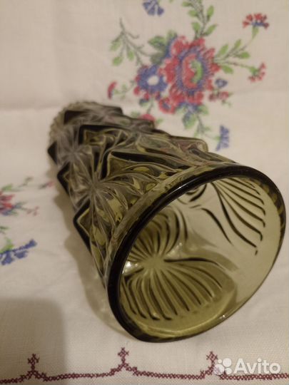 Ваза для цветов цветное стекло СССР. Неман