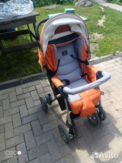 Прогулочная коляска