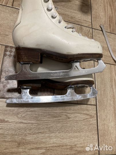 Коньки фигурные wifa 28 LL