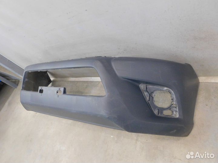 Бампер передний Toyota Hilux Pick Up