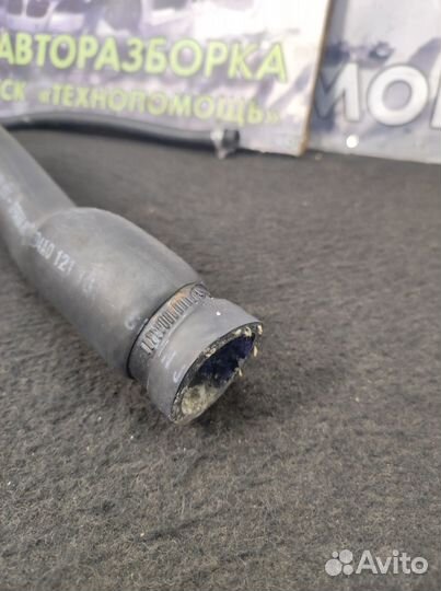 Верхний патрубок охлаждения Audi 100 C4