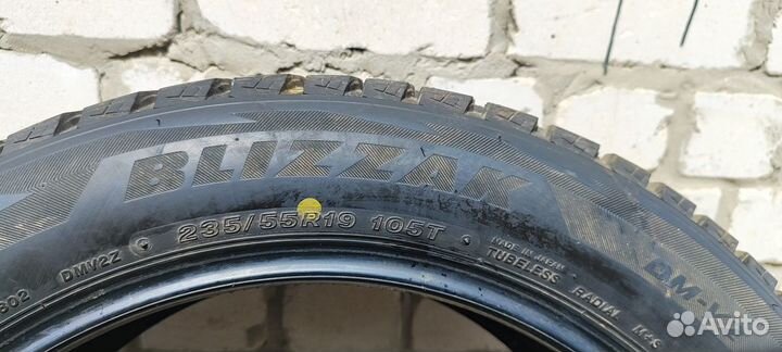 Bridgestone Blizzak DM-V2 235/55 R19 и 235/55 R19 105