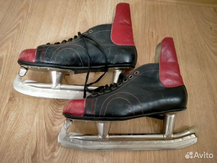 Коньки хоккейные 42 размер