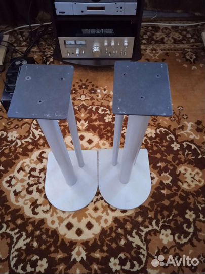 Стойки под акустику