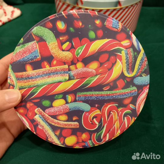 Металлические коробки новогодние