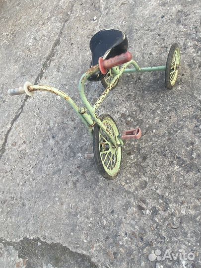 Трехколесный велосипед