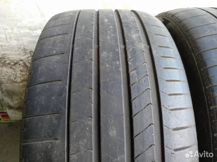 Pirelli P Zero PZ4 295/35 R21 107Y