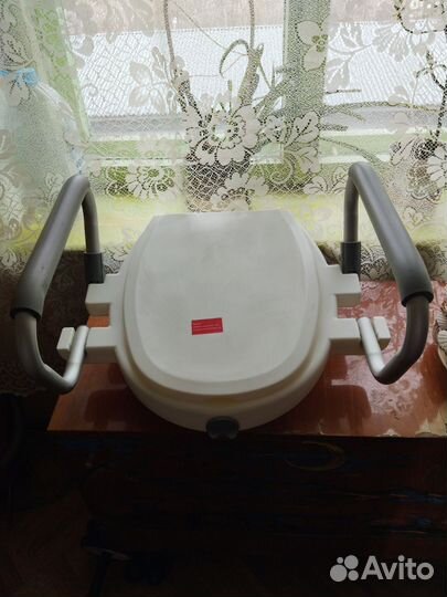 Насадка на унитаз новая