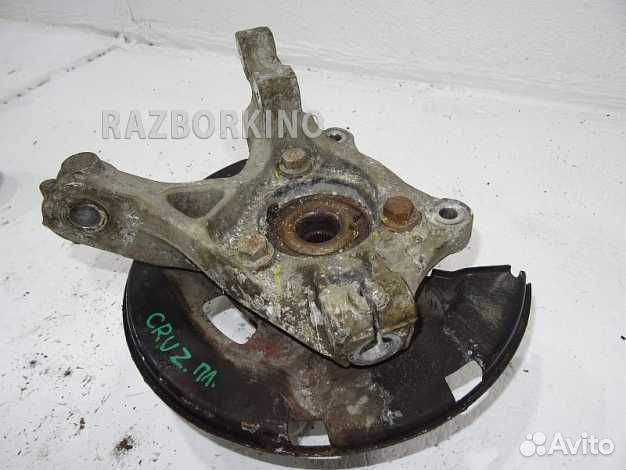 Кулак передний левый Опель