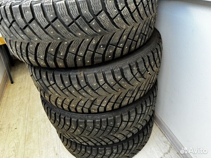 Michelin X-Ice North 4 205/55 R16