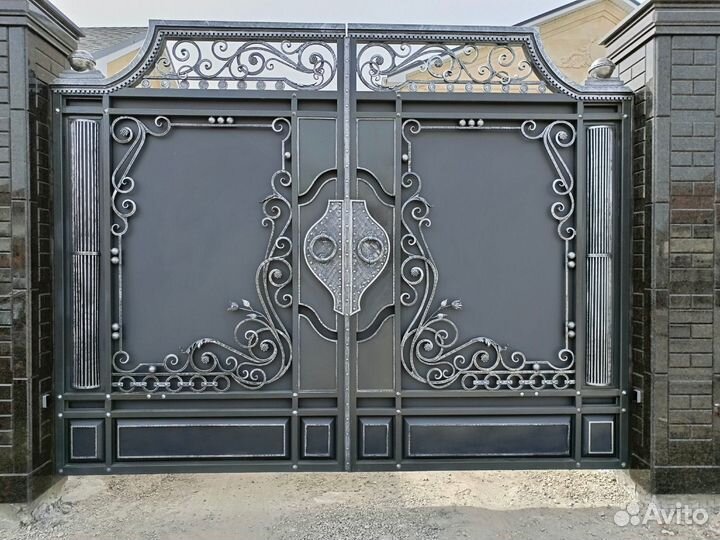 Ковано распашные ворота