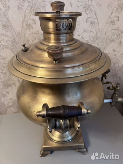 Антикварный дровяной самовар