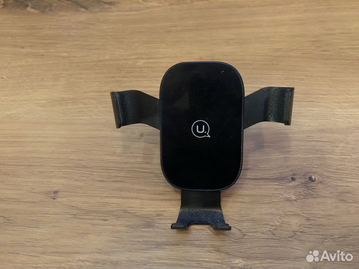 Держатель для телефона в машину