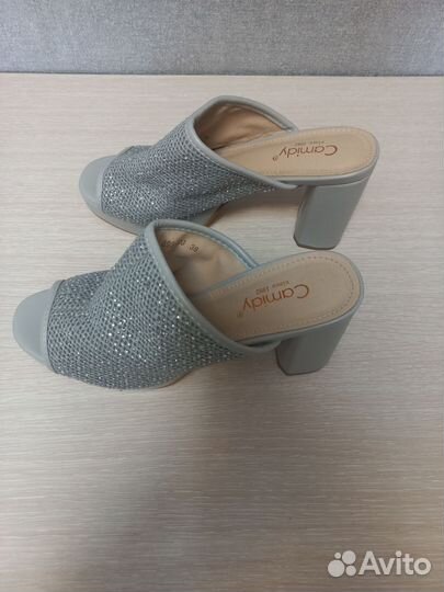 Босоножки женские