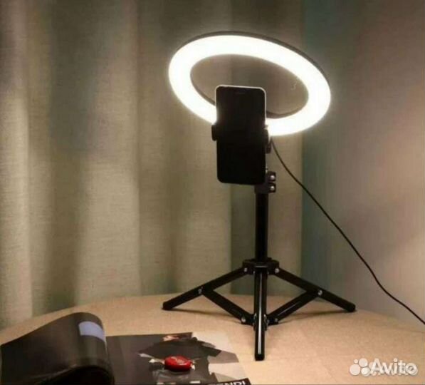 Кольцевая лампа 25 см со штативом новая