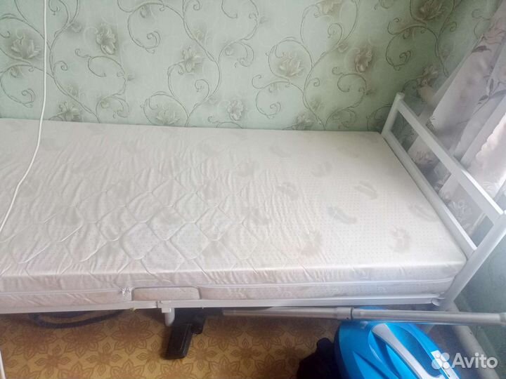 Кровать
