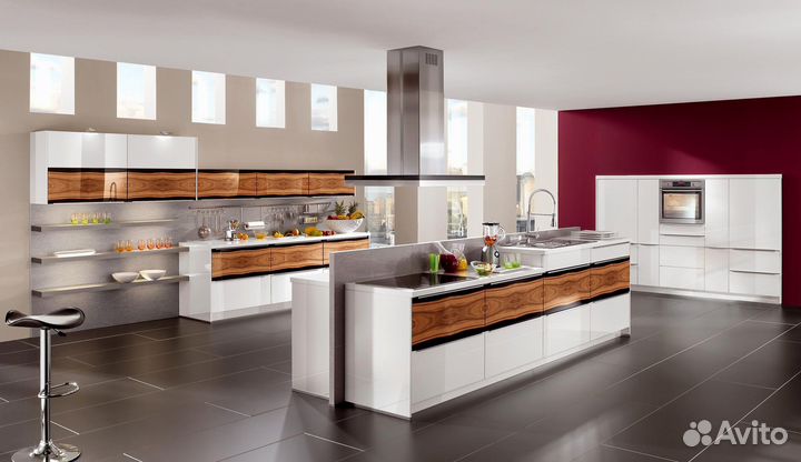 Кухня с островом белая