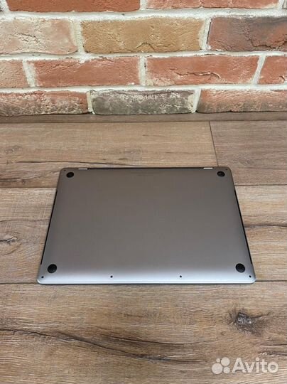 Macbook pro A1707 touch bar 2017 год на разбор