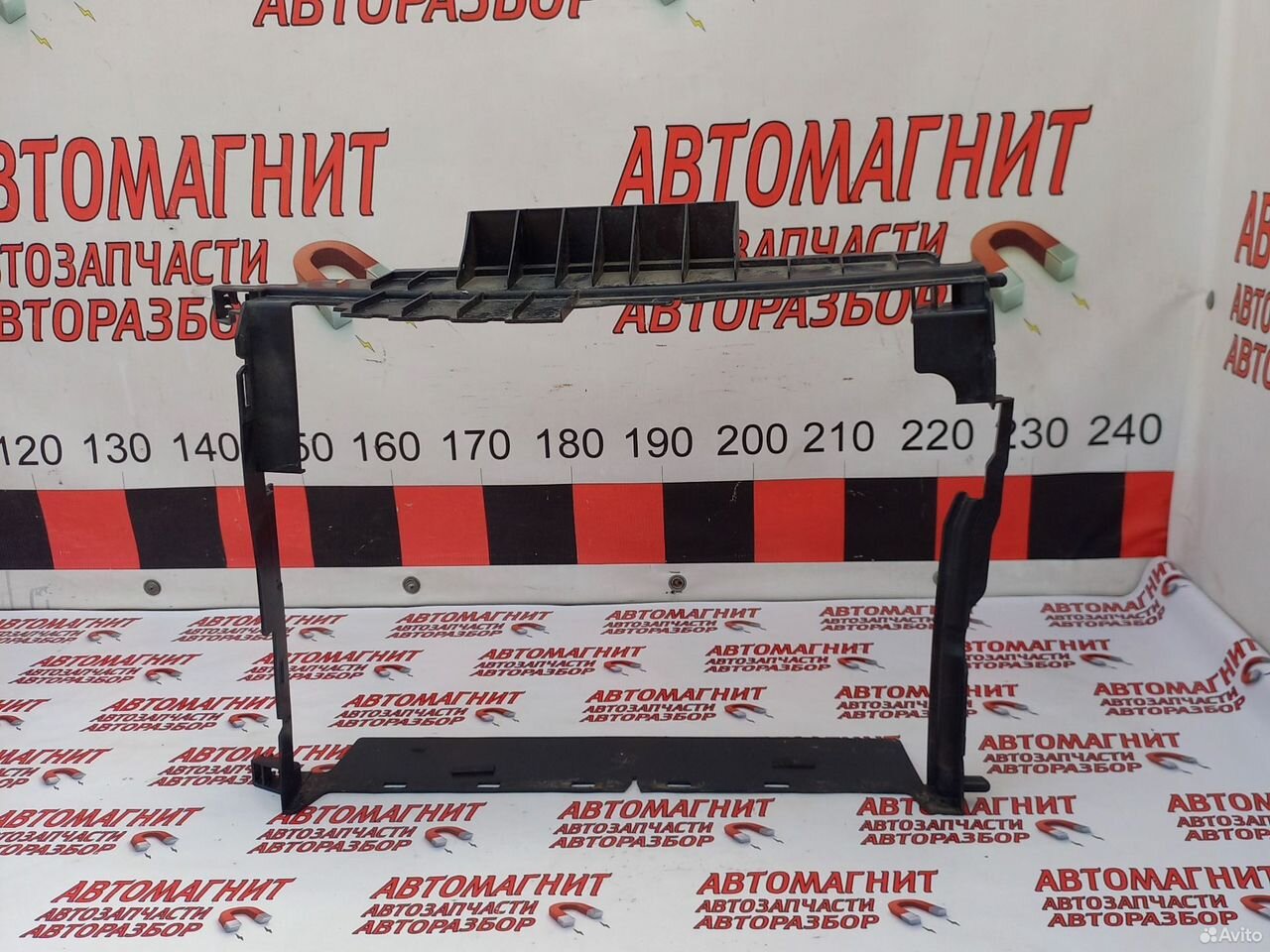 Дефлектор радиатора охлаждения Рено Аркана