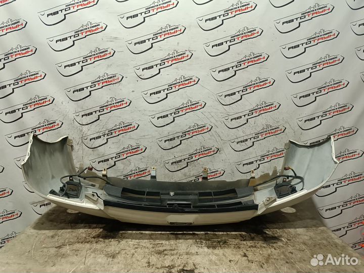 Бампер toyota noah AZR60G AZR65G прямоугольная туманка 2 модель передний белый, 042 TA988