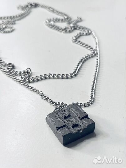 Кулон Дом советов из бетона бренда Beton und Glas