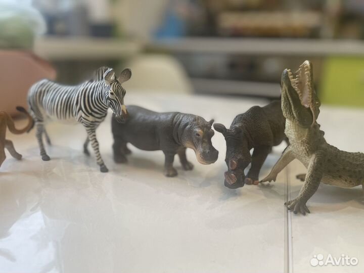 Фигурки животных schleich и collecta