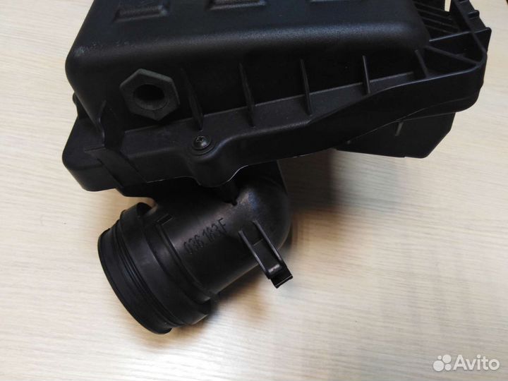 Корпус воздушного фильтра VAG 036129611CM