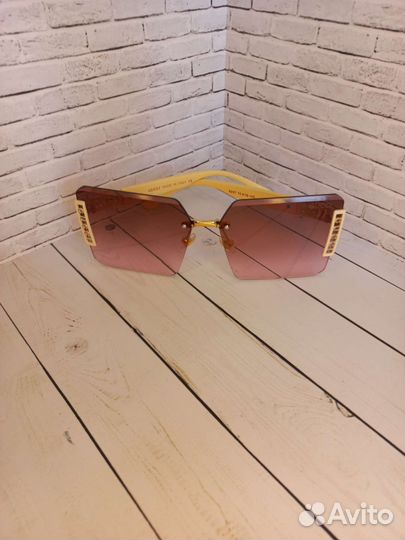 Солнцезащитные очки женские gucci