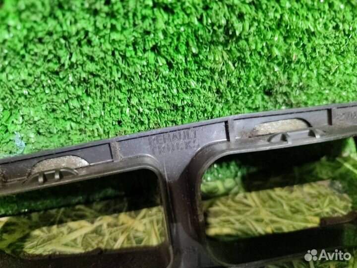 Воздуховод печки Renault T-Series 2014 82703899