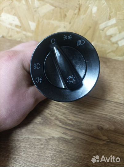 Переключатель света фар Volkswagen Polo 4 2005