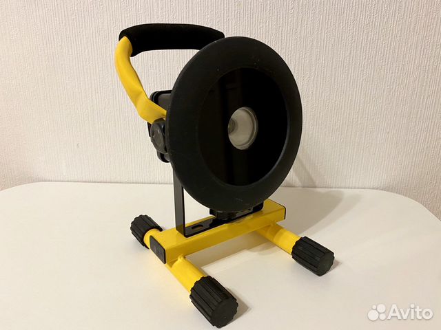 Прожектор (фанарь) переносной