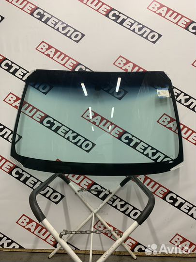 Лобовое стекло Honda Stream