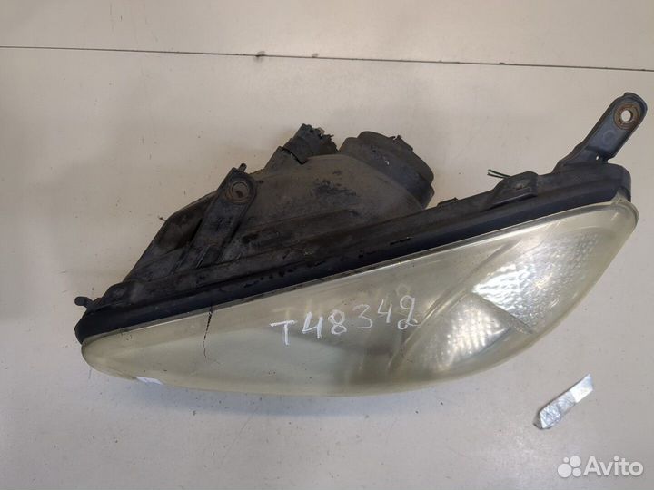 Фара (передняя) левая Toyota RAV 4
