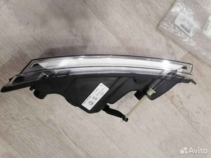 Фара противотуманная левая Skoda Octavia A7