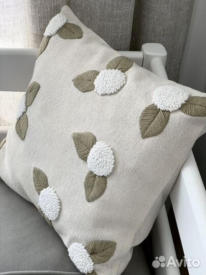 Чехол на подушку ковровая вышивка