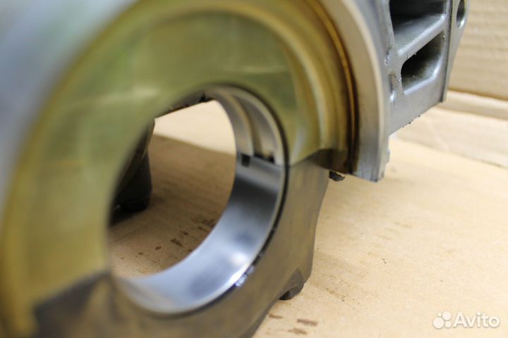 Блок цилиндров 4b12