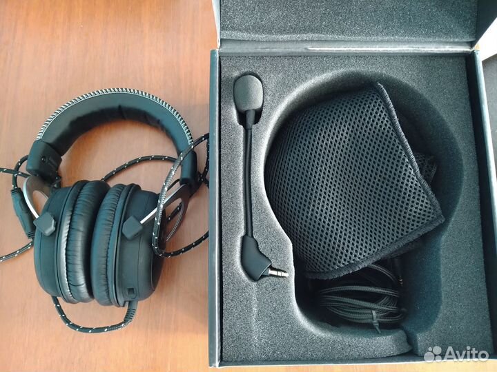 Гарнитура HyperX Cloud