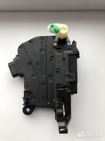 Замок двери на LADA xray