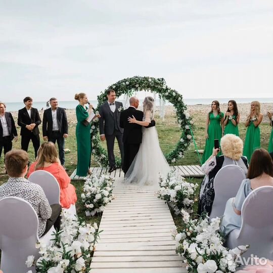 Ведущая (не Тамада); Диджей + Проф. Аппаратура