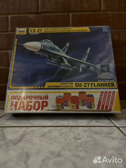 Сборная модель су-27