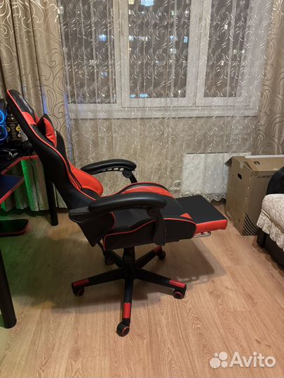 Продаю игровое кресло состояние отличное