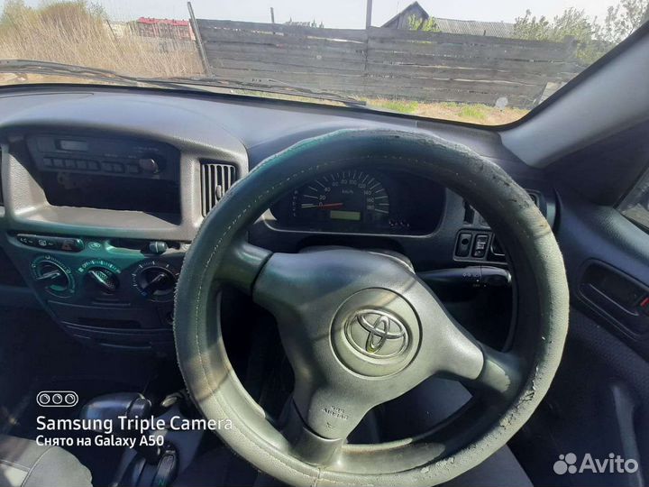 Toyota Succeed 1.5 AT, 2002, 60 000 км