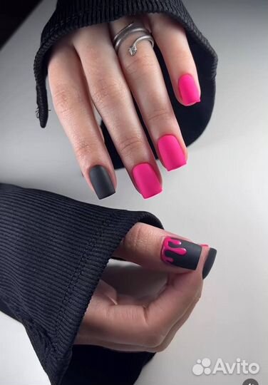 Модель на маникюр